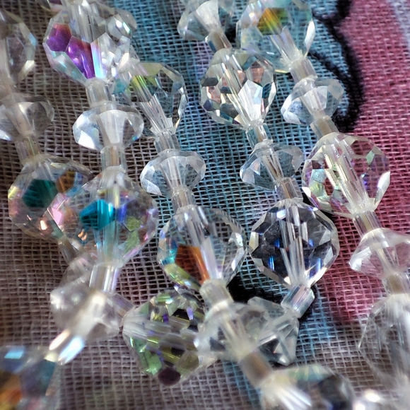 Opera Length Heavily Faceted Vintage Aurora Borealis Clear Crystal Necklace EUC - Picture 5 of 8